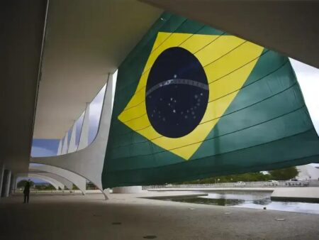 A coragem moral em tempos de covardia e injustiça