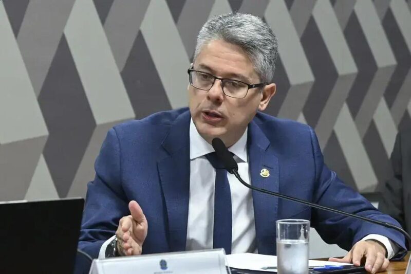 Alessandro Vieira denuncia ministro do TCU por abuso de autoridade no caso Master