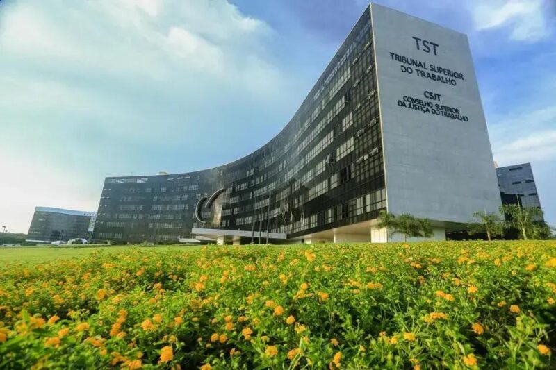 Altos pagamentos de inativos e pensionistas do TST superam R$ 390 mil em novembro