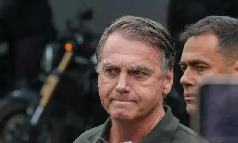 Defesa de Bolsonaro pede exames médicos fora da Polícia Federal Defesa de Bolsonaro pede exames médicos fora da Polícia Federal