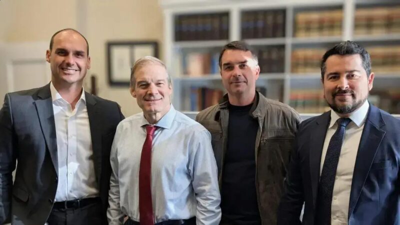 Eduardo Bolsonaro se reúne com deputado dos EUA e fala sobre liberdade de expressão