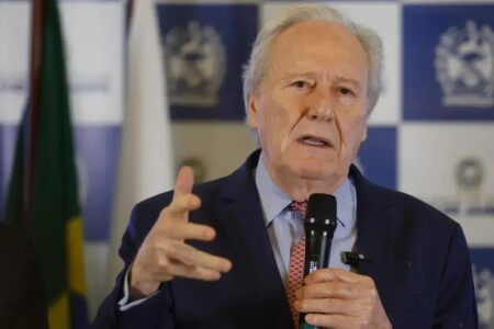 Lewandowski afirma que crimes contra a democracia são imprescritíveis e não admitem anistia