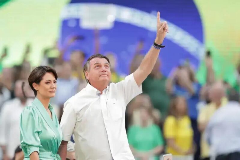 Michelle critica postura de Moraes diante de crise de saúde de Bolsonaro