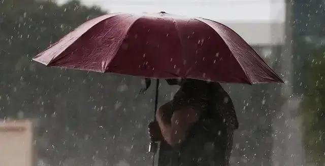 Tempestades e Calor: desastres climáticos contrastam no Brasil