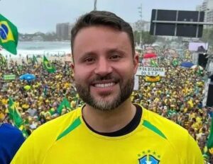 Vereador pede investigação da propaganda eleitoral em escola de samba