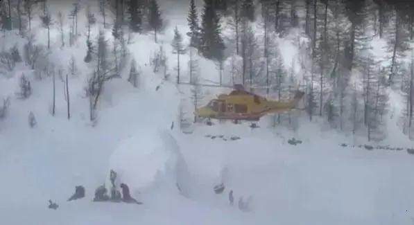 Avalanche no Mont Blanc mata dois esquiadores e deixa um ferido Avalanche no Mont Blanc mata dois esquiadores e deixa um ferido