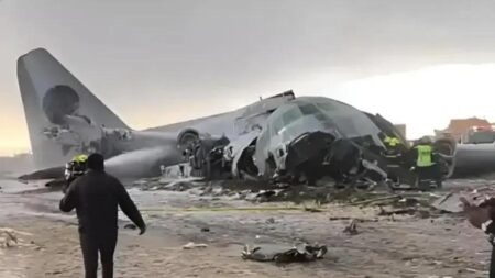Avião militar carregado de dinheiro sai da pista em El Alto e causa 15 mortes Avião militar carregado de dinheiro sai da pista em El Alto e causa 15 mortes