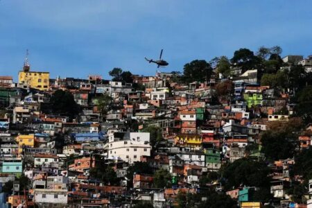 Gargalos e filas no Brasil: por que a desigualdade persiste no acesso Gargalos e filas no Brasil: por que a desigualdade persiste no acesso