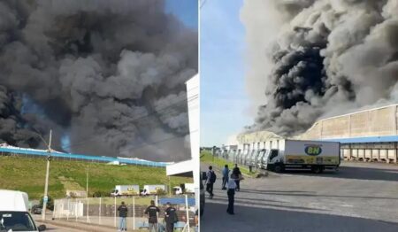 Incêndio de grandes proporções destrói galpão logístico em Viana (ES)