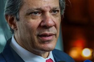 José Dirceu pressiona Fernando Haddad a ser candidato ao governo de São Paulo em 2026