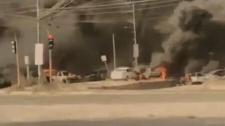 Retaliação e caos no México após morte de El Mencho deixam 25 mortos Retaliação e caos no México após morte de El Mencho deixam 25 mortos