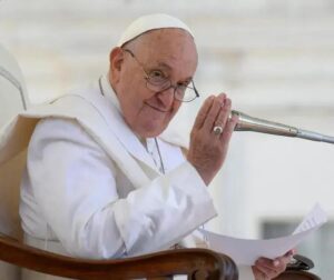 Steve Bannon e Jeffrey Epstein: Conversas que abalaram o Vaticano