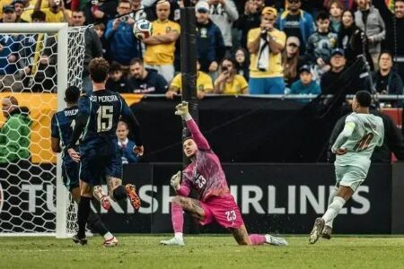 Brasil mostra dificuldade ofensiva e perde para França em amistoso Brasil mostra dificuldade ofensiva e perde para França em amistoso