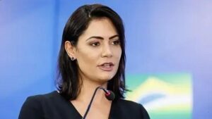 Michelle Bolsonaro se afasta da articulação política para cuidar de Bolsonaro