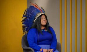 Sonia Guajajara deixa Ministério dos Povos Indígenas e disputa reeleição