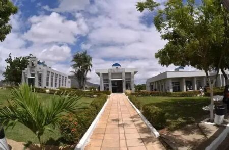 Cemitério no Ceará ameaça exumar 269 corpos de jazigos inadimplentes