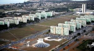 Governo registra debandada em ministérios: 17 saídas por causa das eleições