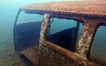 Mergulhadores mapeiam cidades submersas em Furnas: ruínas, veículos e casas