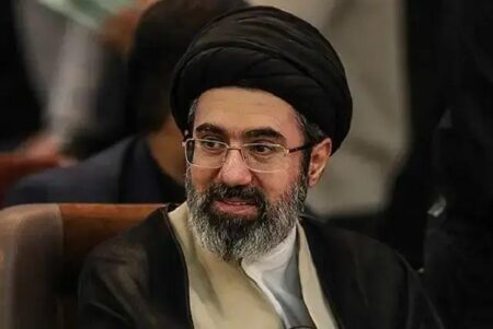 Novo líder do Irã promete vingança e anuncia nova fase no Estreito de Ormuz Novo líder do Irã promete vingança e anuncia nova fase no Estreito de Ormuz