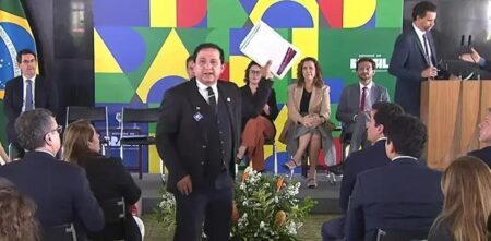Vereador interrompe cerimônia no Planalto e relata ameaças de morte