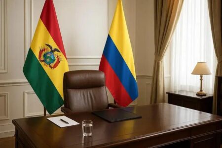 Bolívia expulsa embaixadora colombiana após críticas de Gustavo Petro Bolívia expulsa embaixadora colombiana após críticas de Gustavo Petro
